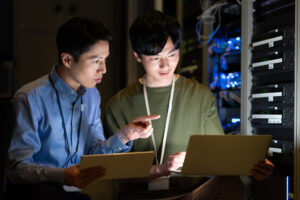 AWSとオンプレミスのクラウド活用法！移行の成功ポイントと最新事例